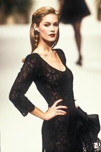 YvesSaintLaurent1995WomenSS39.thumb.jpg.828c94cedb2ff35bcbe6c4e6e951dcfb.jpg