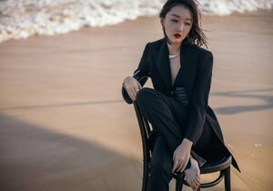 ZhouDongyu1.jpg