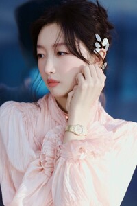 ZhouDongyu10.thumb.jpg.49c850bb4e11ce70aeab421895b9f666.jpg