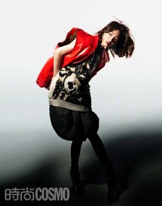ZhouDongyu2.thumb.jpg.14cf92367f43c9289bcdf39f43bfcbfb.jpg