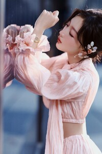 ZhouDongyu2.thumb.jpg.593d70ef94ab52bad9c6248c744a0d1f.jpg