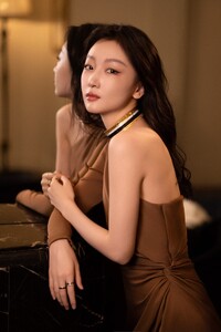 ZhouDongyu2.thumb.jpg.7033a903a299ce78c306964e022e8c5a.jpg