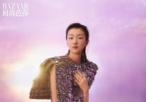 ZhouDongyu2.thumb.jpg.9160571ad30ba557da9deb00b05e7828.jpg