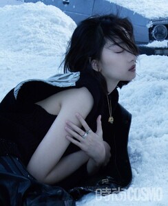 ZhouDongyu5.thumb.jpg.8e258c3b07e3cc85ee5fd609221af28f.jpg