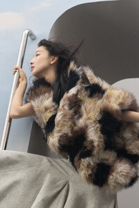 ZhouDongyu8.thumb.jpg.6cd6a7d221acb5b1fbcdeff18a9ae012.jpg