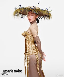 ZhouDongyuMarieClaireCoverNovember202214.thumb.jpg.e4170e630c98d6009a01d4a433a61d81.jpg