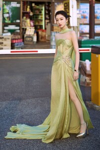 ZhouDongyu_sea8.thumb.jpg.109475ab58e73b5fd56aaab129e22e94.jpg
