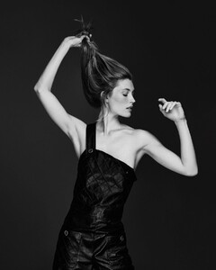 carolinelossberg_studio_fashion_beauty_skincare_photography_editorial_philippjelenska_3.jpg