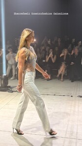 castrofashion__2025-03-31T221618_000Z.thumb.jpg.2f7855270f5cda597184fd20d76307ce.jpg