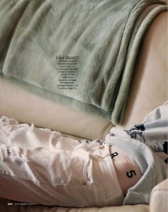 elle-italy-2014-febbraio(dragged)6.thumb.jpg.58ccbe7021259dfc9447bfa524a43ff7.jpg
