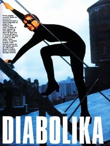 elle_italia_nov_1994_35.thumb.jpg.539d1e31312149b3d46225239a38f58b.jpg