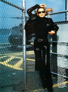 elle_italia_nov_1994_40.thumb.jpg.5c217dfe18355a9df6a970f1dbbaf98f.jpg