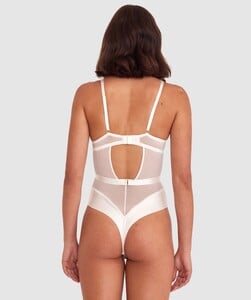 floriane-push-up-bodysuit-ivory-01478602-277802.thumb.jpg.c432ddfecc107ee851c79668feca76ba.jpg