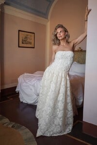 flower_bandeau_maxi_dress_1812-000924-0260_6_campaign.thumb.jpg.2ef221b66698fbe628df8a1e37622962.jpg
