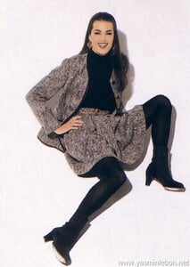 glamourus92oct1troyword.thumb.jpg.790ee2f718828fad494e4c02454955be.jpg