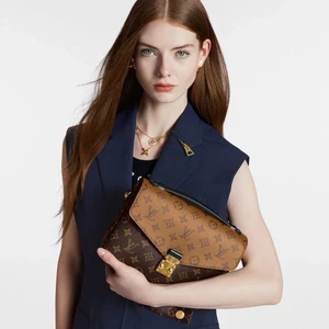 louis-vuitton-pochette-m_C3_A9tis-monogram-reverse-handbags-M44876_PM1_Worn_20view-600x600.jpg