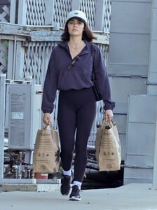 lucy-hale-spotted-grocery-shopping-02.26.2025-5.jpg