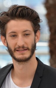 pierre-niney-350x550.jpg