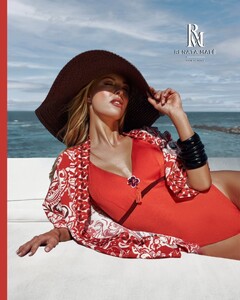 renatamalebeachwear_476748543_1324546608683672_7318536661260010132_n.jpg