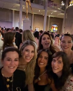 where dreams are made of. Um gala no museu para nunca esquecer. obrigada _tiffanyandco por essa experiência preciosa _ com companhias idem ✨💎_0(JPG).jpg