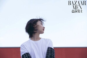 zhouDongyu0.thumb.jpg.456c78e7aec242c49e7e80f16f0e332a.jpg