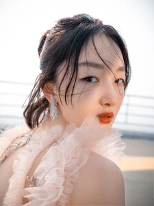 zhouDongyu1.thumb.jpg.97dc1655eca75ce73ed2fb993de06fa2.jpg