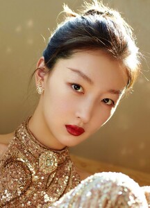 zhouDongyu1.thumb.jpg.f4b9318360aa7b8aba4cef5bddd79167.jpg