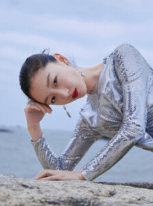 zhouDongyu10.thumb.jpg.063d5813b03a75163442714b8140cdb2.jpg