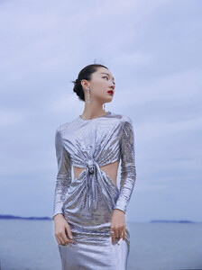 zhouDongyu11.thumb.jpg.0faf42672983f2b99d26ad0e8239701f.jpg