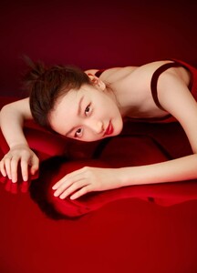 zhouDongyu13.thumb.jpg.d791cc312f34dcca966278fed5117d20.jpg