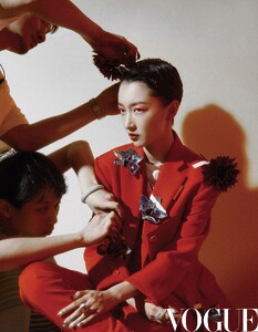zhouDongyu5.thumb.jpg.00162e9724c0eb7e152d670771d0293b.jpg