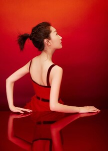 zhouDongyu5.thumb.jpg.eb176e22dd34aa48c1d74cb4451739c5.jpg