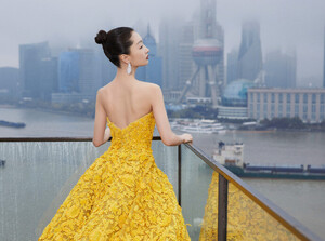 zhouDongyu7.thumb.jpg.872d2aace22b15a4bf4be20e27b3991e.jpg