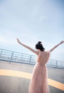 zhouDongyu8.thumb.jpg.fcb0ce6653a1a3399f0749b7e0165c1c.jpg