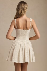 003_12985-Ivory_Sabina_2.jpg