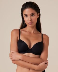 11110031001_12B_Black_EssentialsSmoothDemiLinedBra_FRONT_msg_Tamara_is_5_27_7_0022_002F_173_and_wears_a_12B.jpg