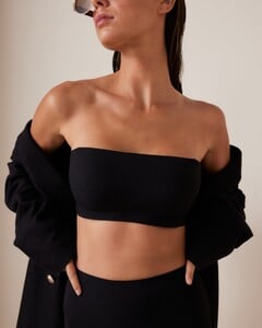 15130021001_S_Black_InfusedBandeauTop_DETAIL_msg_Tamara_is_5_27_7_0022_002F_173_and_wears_a_12B.jpg