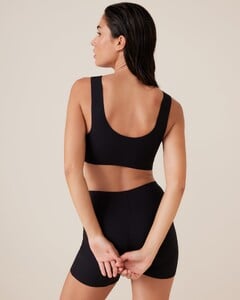 15130031001_S_Black_InfusedCrop_BACK_msg_Tamara_is_5_27_7_0022_002F_173_and_wears_a_12B.jpg
