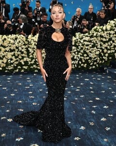 [2025.05.05] entertainmenttonight_495586484_18500085094012712_5689474687620811067_n.jpg