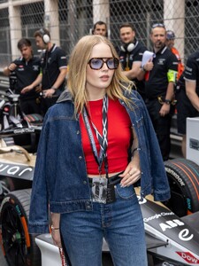 594810675_ellie-3.jpg