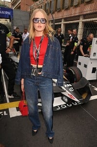 594810684_ellie-5.jpg