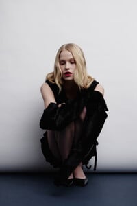 68272e452b05c30cda76649a_Alli_by_SaraElBeshbichi_615.jpg