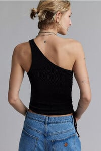 93746584_001_f.jpg