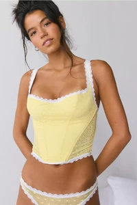 96267695_072_b.webp