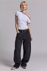 96432547_010_b2.jpg