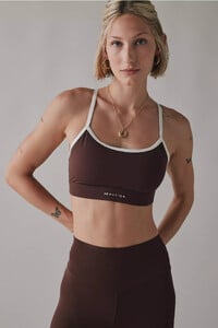 97871537_505_b.jpg