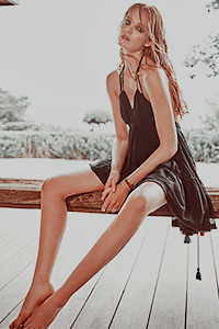Alexina Graham4.png