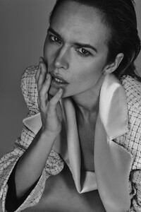 Amandine Decroix large-1643382630-f8d5857bc6d56f2a73ff1b603202a765.jpg