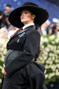 BGUK_3228723_174.jpg