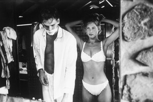 Claudia Schiffer and Bill in Petit St. Vincent, British Vogue, 1991.jpeg